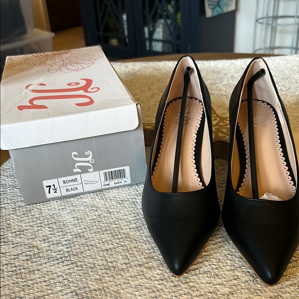 Journee Collection Black Women's Pumps